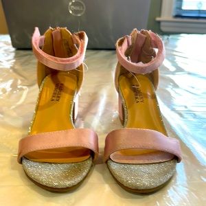 Like new! Badgley Mischka open toed pink/ sliver glittery high heels. Size 12